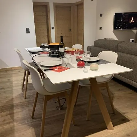 Polaris 1 002 Luxe & Lift アパート ジナル